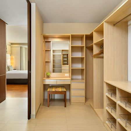 The Park Nine Hotel Srinakarin Bangkok Bagian luar foto